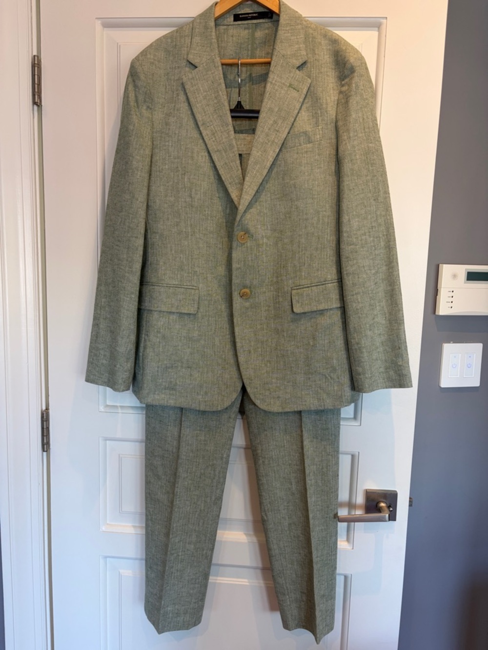 Men's Light Green  Herringbone Two-Piece Suit . Linen Blend